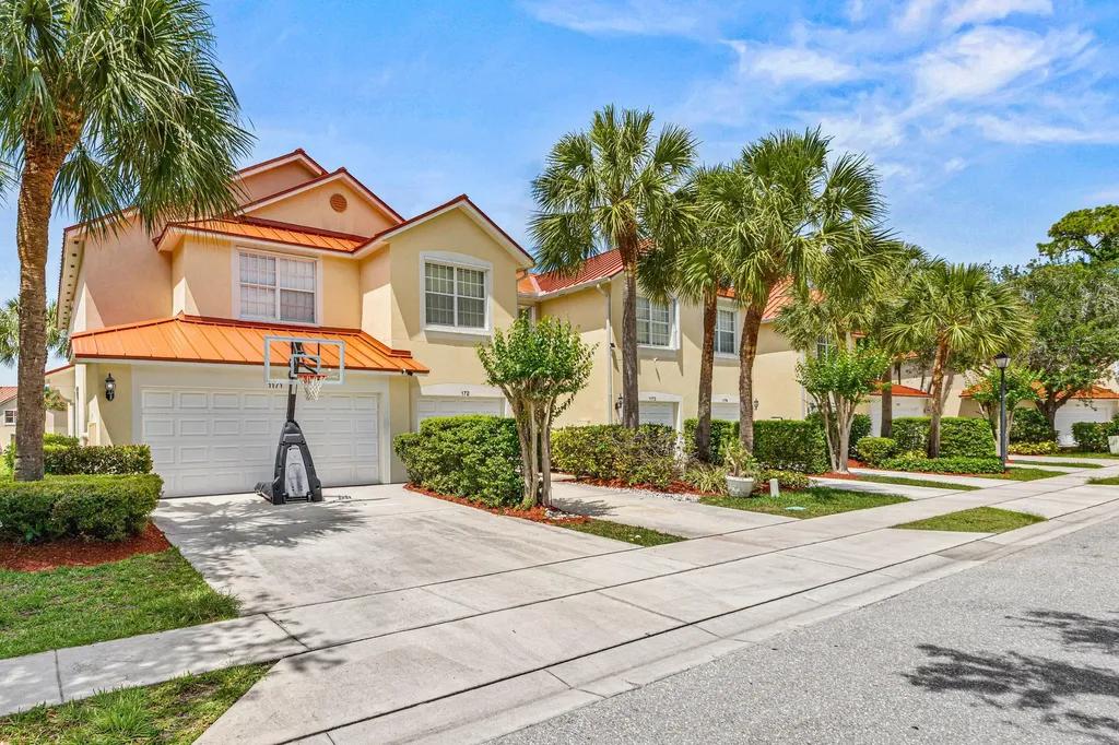 1172 Pinewood Lake Court Greenacres FL 33415
