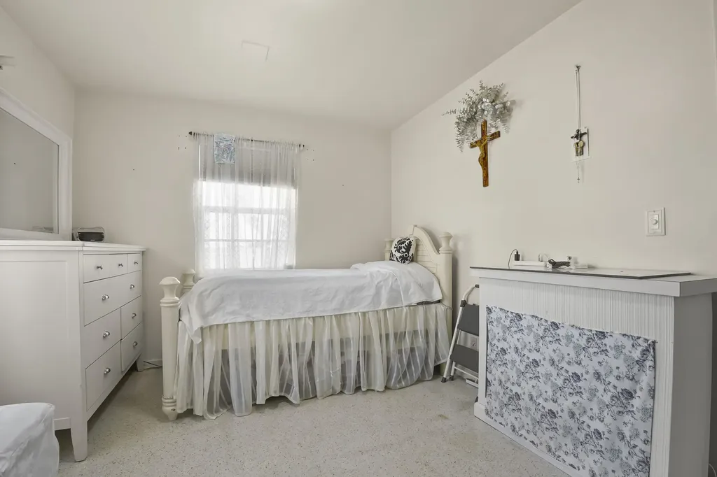 1737 N 14th Avenue N Lake Worth Beach FL 33460