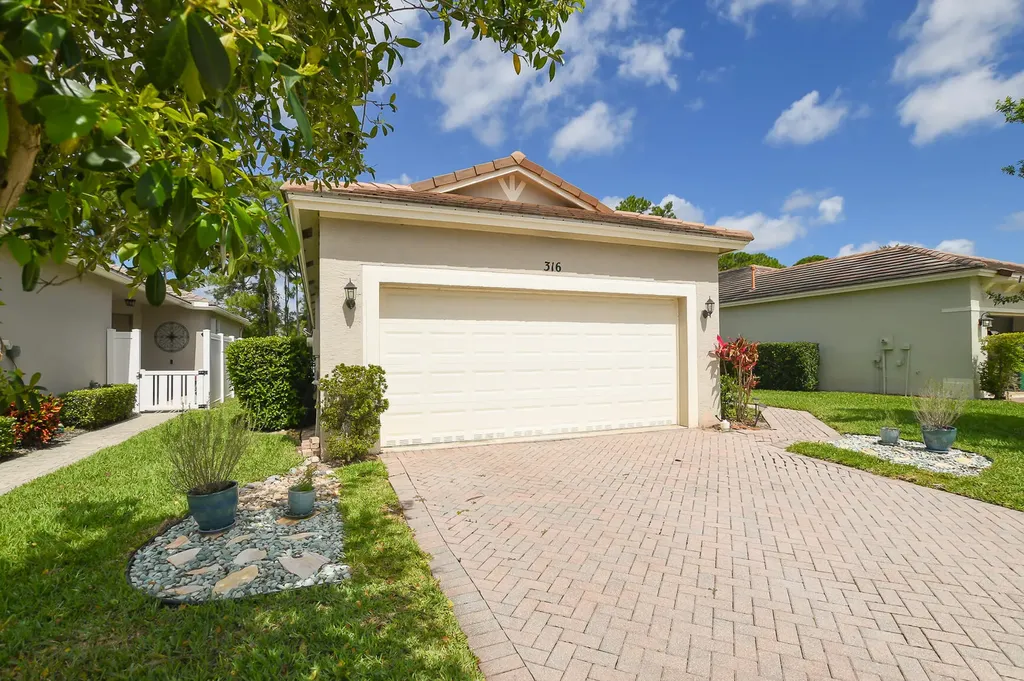 316 SW Maclay Way Port St Lucie FL 34986