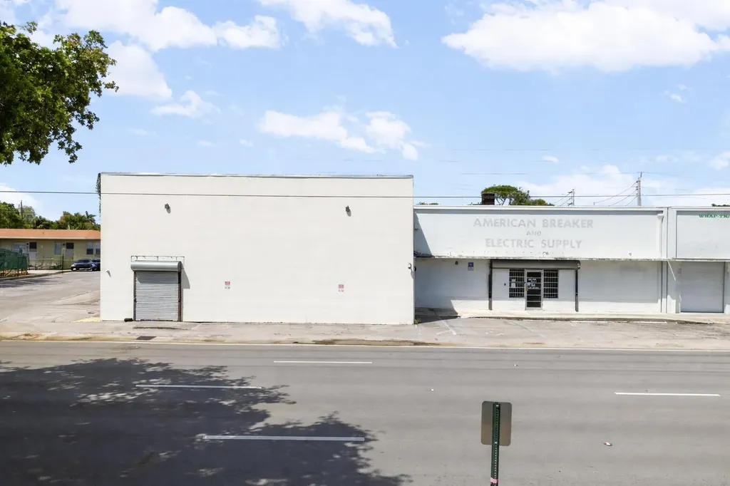1800 N Dixie Highway Hollywood FL 33020