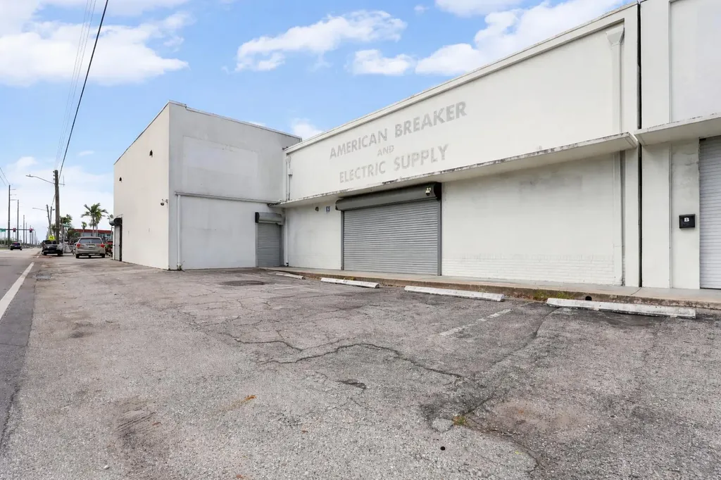 1800 N Dixie Highway Hollywood FL 33020