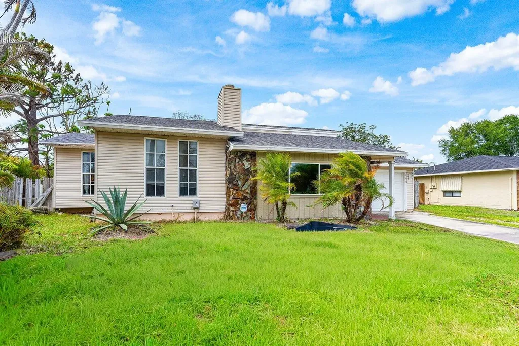 2599 SE Grand Drive Port St Lucie FL 34952
