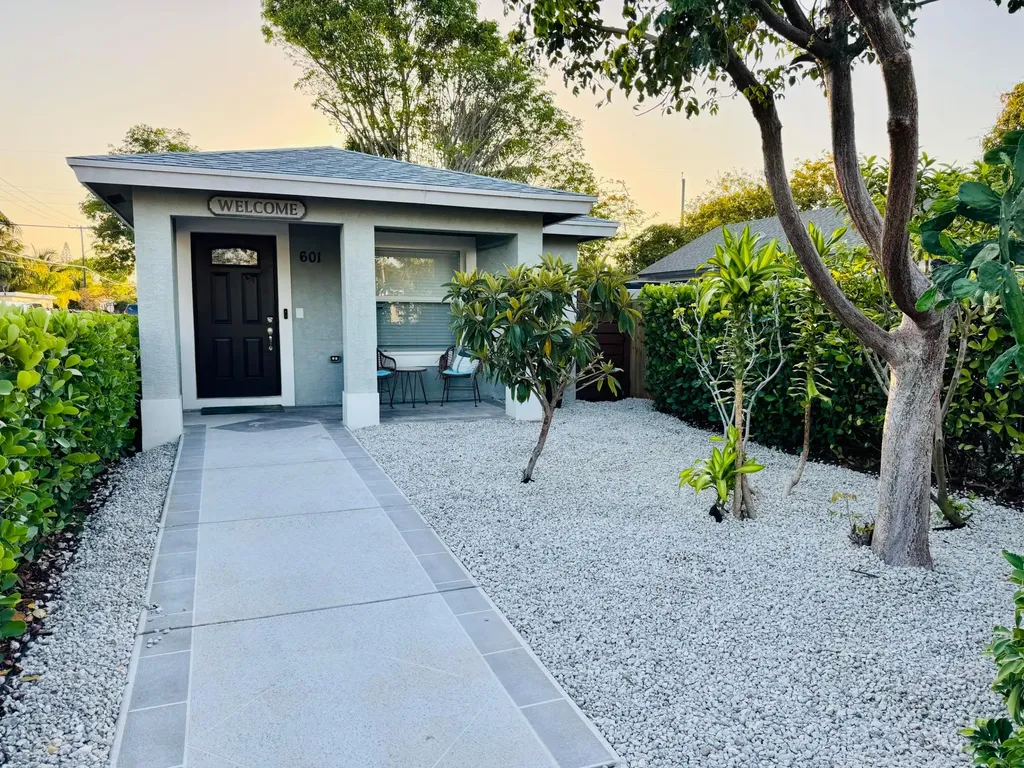 601 N E Street Lake Worth Beach FL 33460