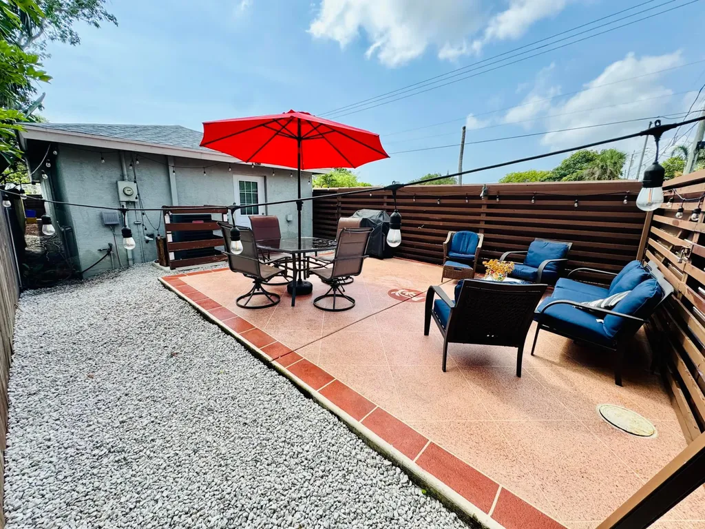 601 N E Street Lake Worth Beach FL 33460
