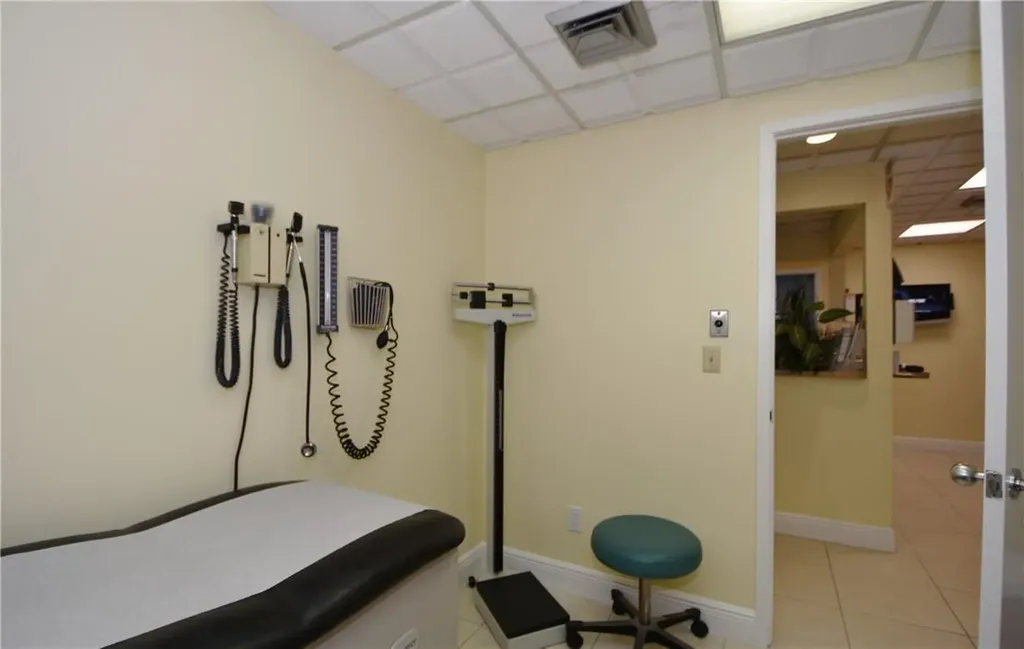 1820 E Commercial Boulevard Fort Lauderdale FL 33308