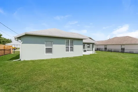 612 SW Mccoy Avenue Port St Lucie FL 34953