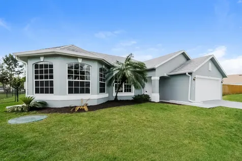 612 SW Mccoy Avenue Port St Lucie FL 34953