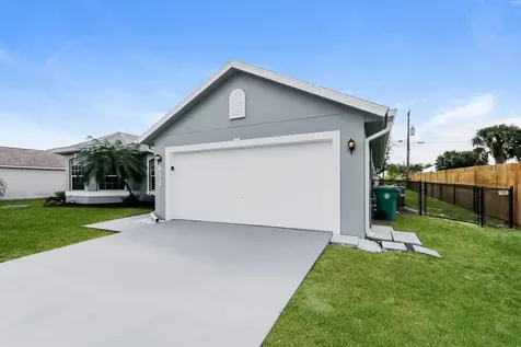 612 SW Mccoy Avenue Port St Lucie FL 34953