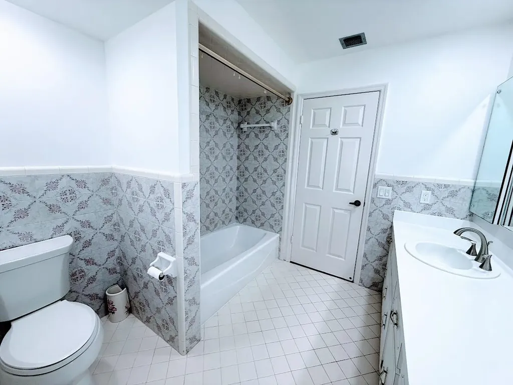465 SE Naranja Avenue Port St Lucie FL 34983
