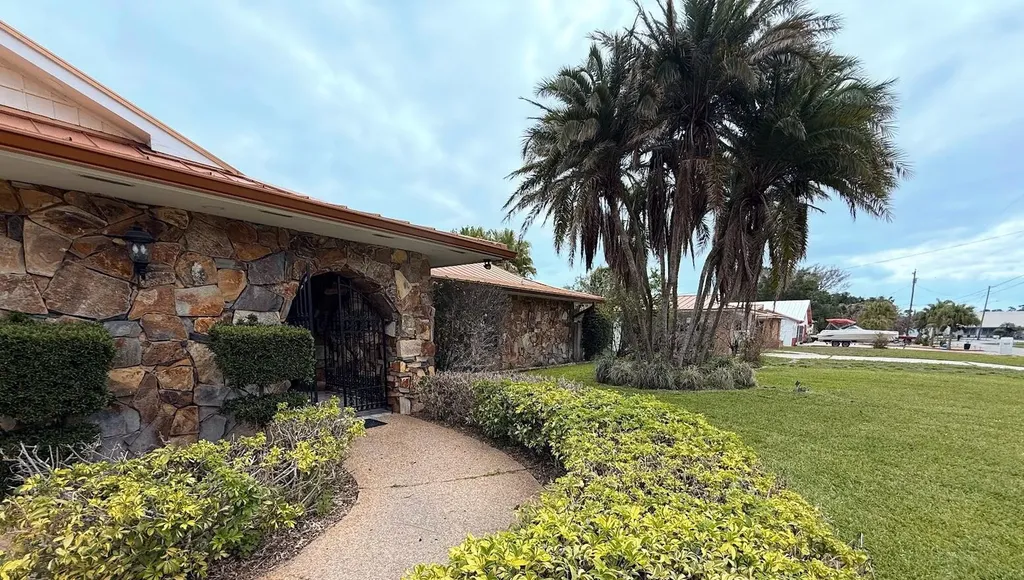 465 SE Naranja Avenue Port St Lucie FL 34983