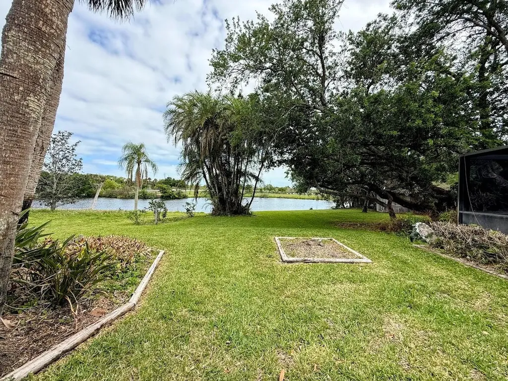465 SE Naranja Avenue Port St Lucie FL 34983