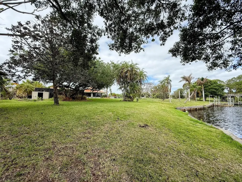 465 SE Naranja Avenue Port St Lucie FL 34983