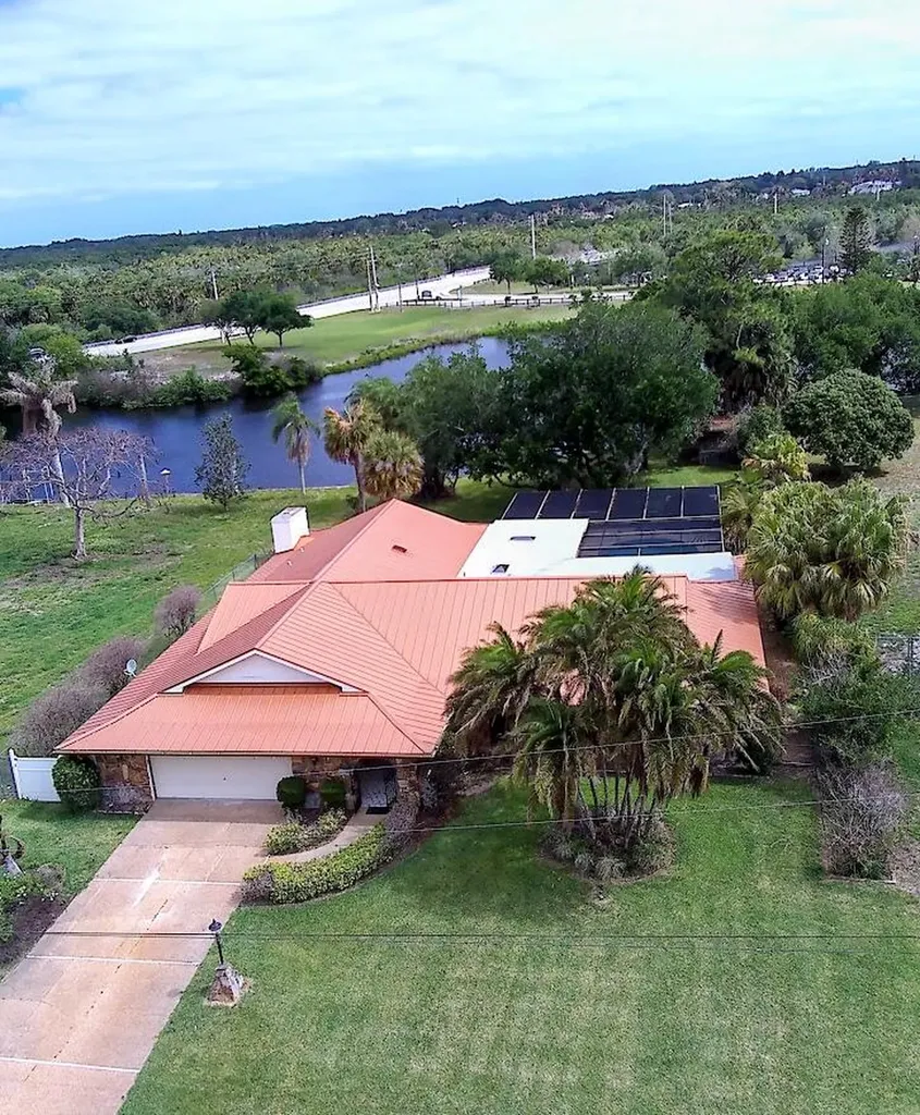 465 SE Naranja Avenue Port St Lucie FL 34983