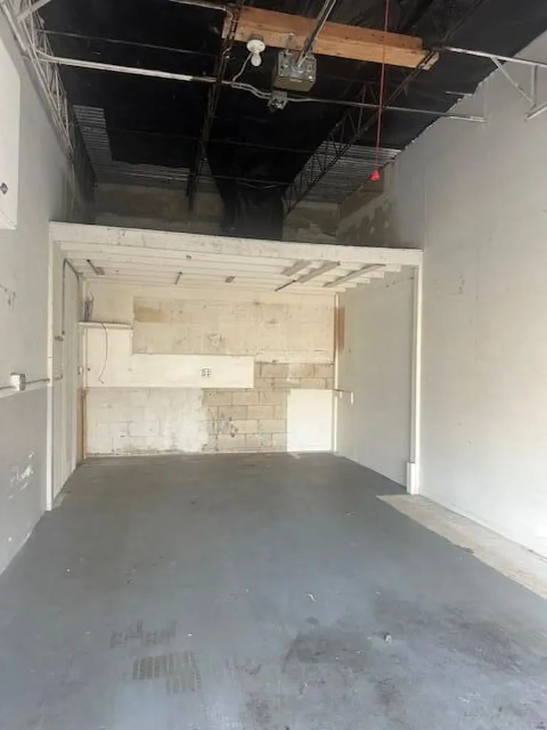 860 NW 45th Street Oakland Park FL 33309