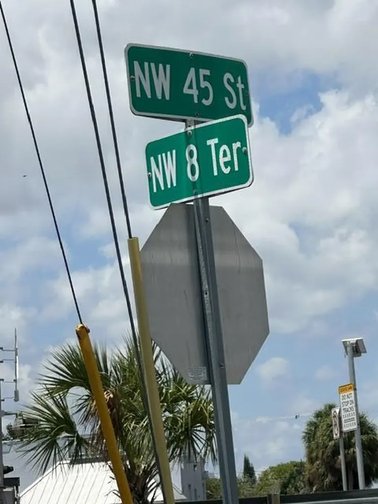 860 NW 45th Street Oakland Park FL 33309