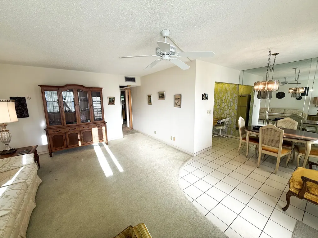 4002 Cambridge A Deerfield Beach FL 33442