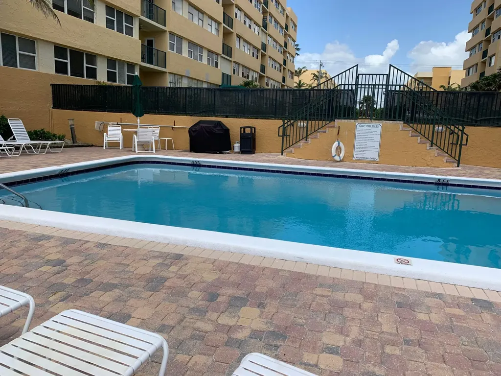 1237 S Hillsboro Mile N Hillsboro Beach FL 33062