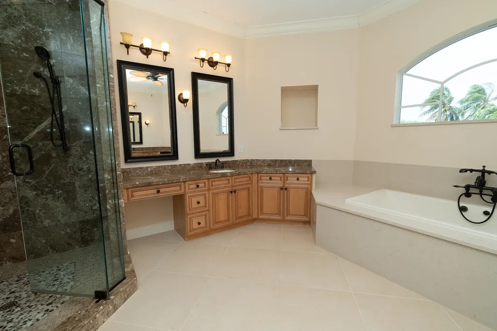 2500 SE 7th Drive Pompano Beach FL 33062
