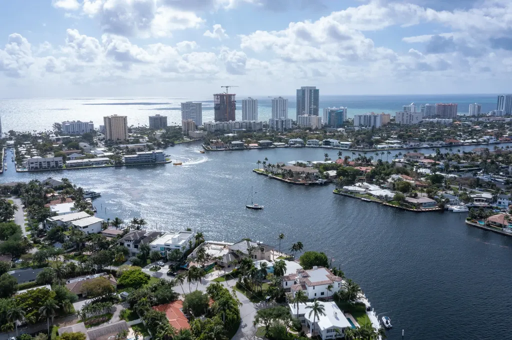 2500 SE 7th Drive Pompano Beach FL 33062