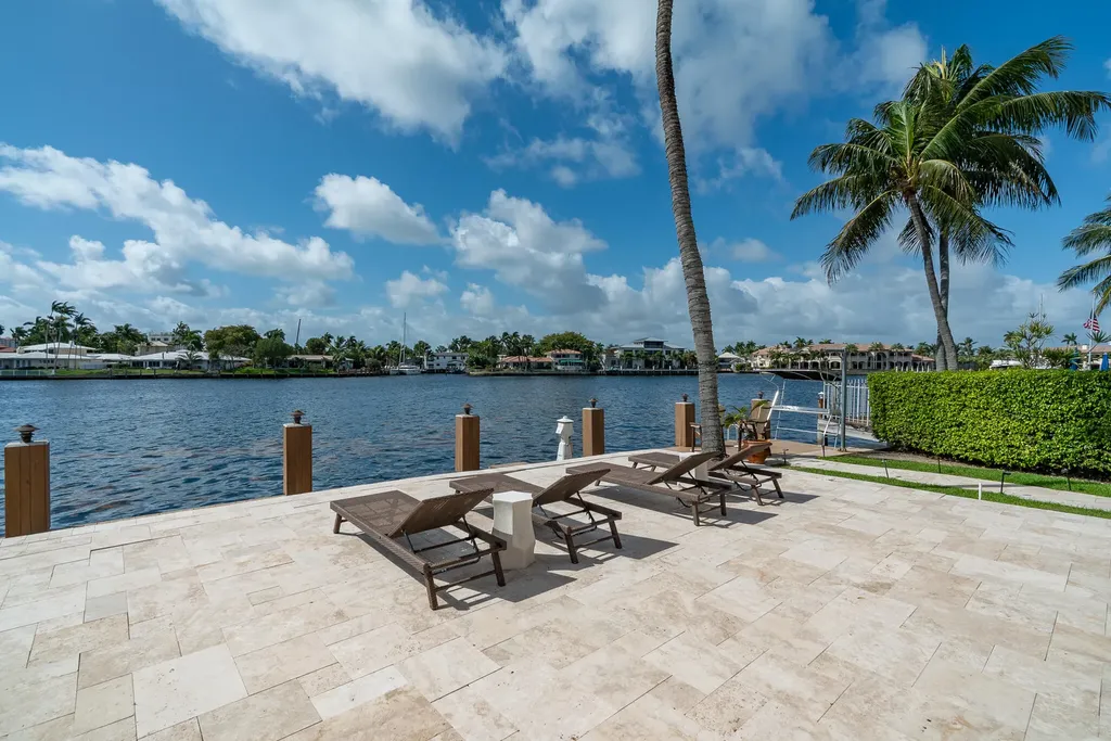 2500 SE 7th Drive Pompano Beach FL 33062