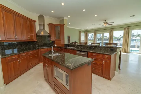 2500 SE 7th Drive Pompano Beach FL 33062