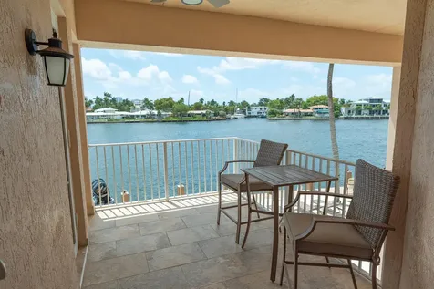 2500 SE 7th Drive Pompano Beach FL 33062