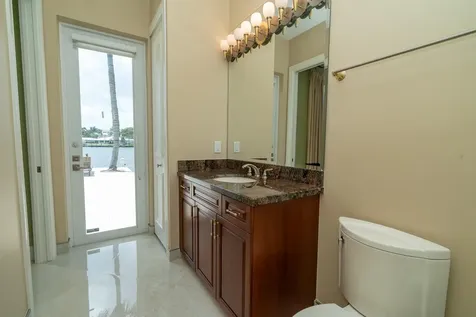 2500 SE 7th Drive Pompano Beach FL 33062