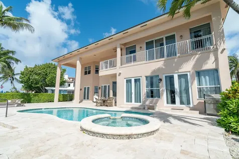 2500 SE 7th Drive Pompano Beach FL 33062