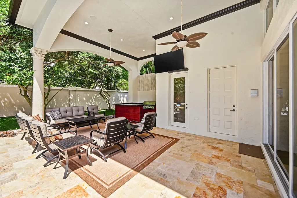 2425 NW 49th Lane Boca Raton FL 33431