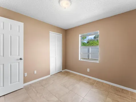 304 8th Avenue SW Vero Beach FL 32962