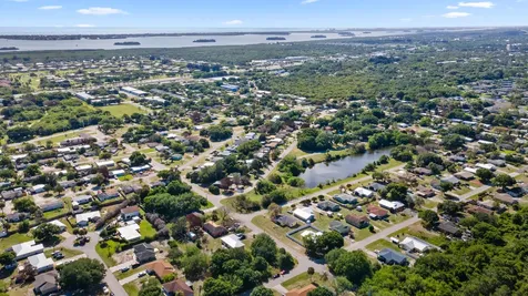 304 8th Avenue SW Vero Beach FL 32962
