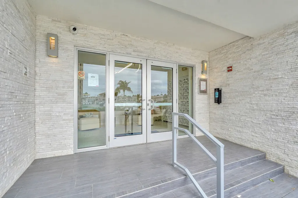1701 S Ocean Drive Hollywood FL 33019