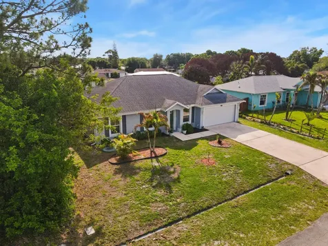 685 SW Homeland Road Port St Lucie FL 34953