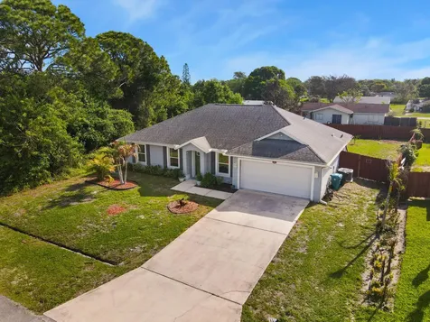 685 SW Homeland Road Port St Lucie FL 34953