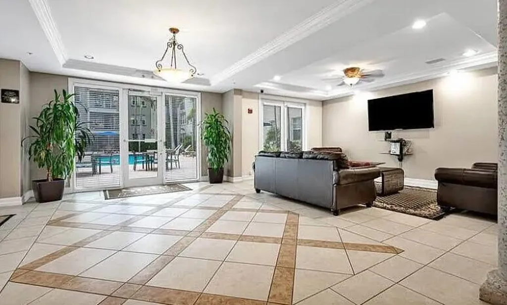 533 NE 3rd Avenue Fort Lauderdale FL 33301