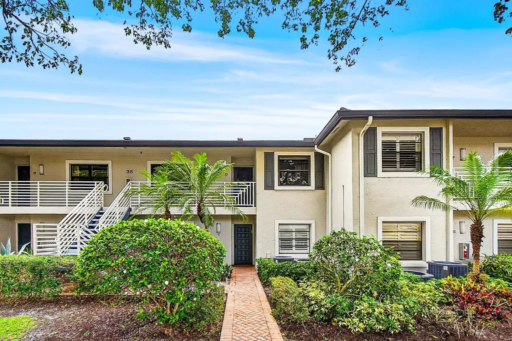 35 Southport Lane Boynton Beach FL 33436