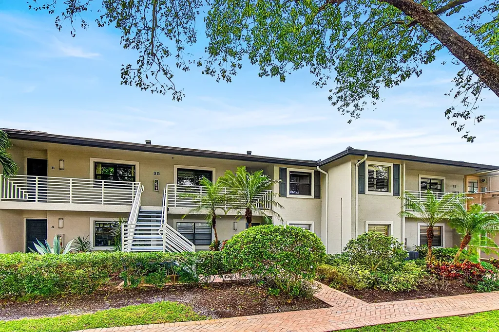 35 Southport Lane Boynton Beach FL 33436