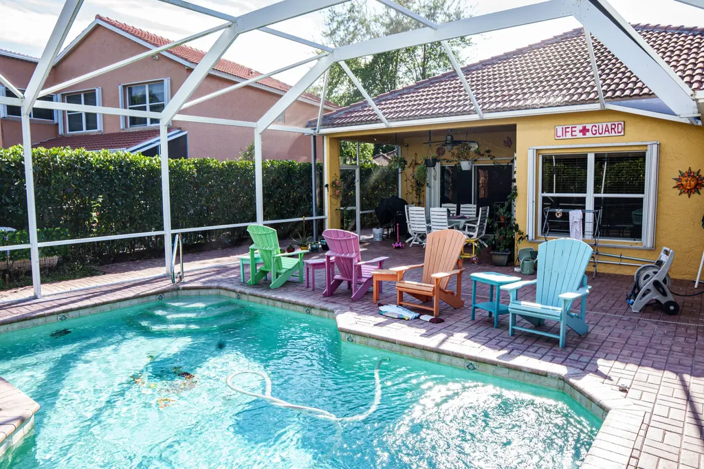 8058 Via Hacienda Riviera Beach FL 33418