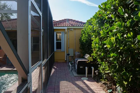 8058 Via Hacienda Riviera Beach FL 33418
