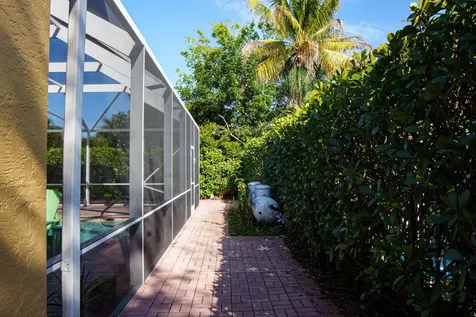 8058 Via Hacienda Riviera Beach FL 33418