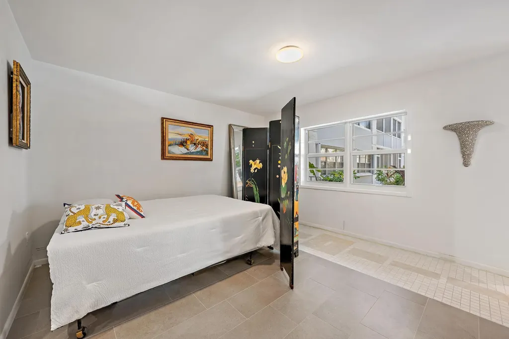 1516 S Lakeside Drive Lake Worth Beach FL 33460