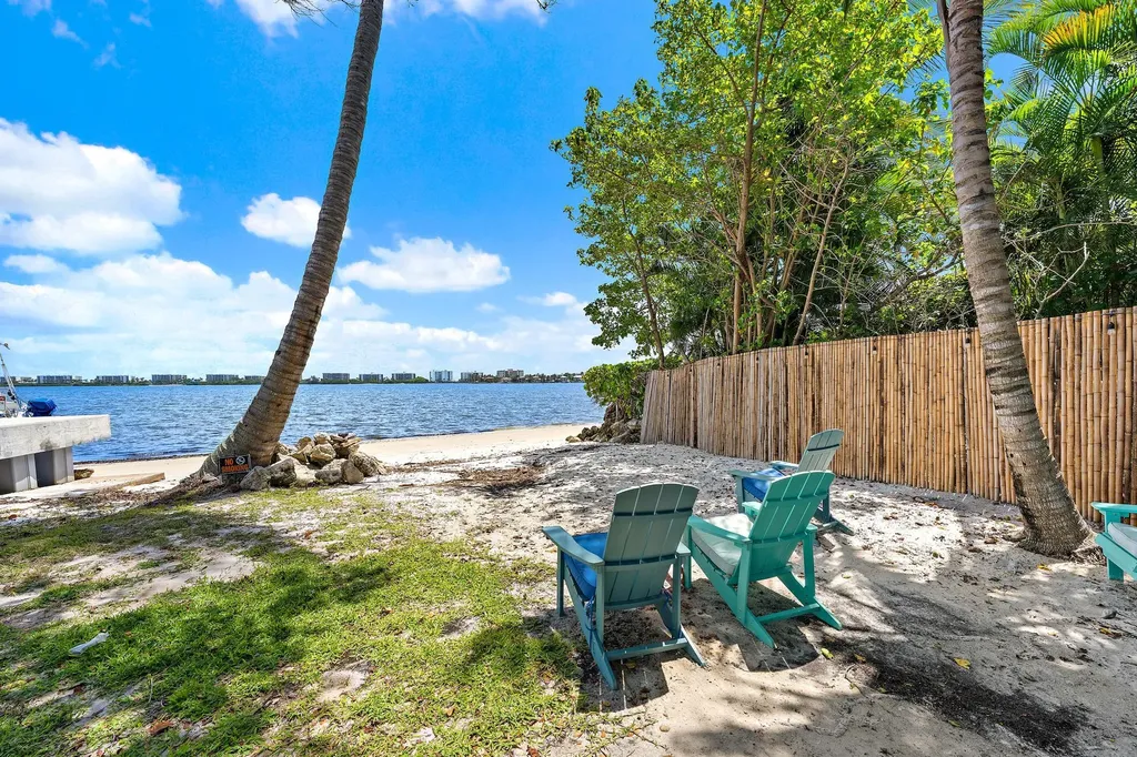 1516 S Lakeside Drive Lake Worth Beach FL 33460