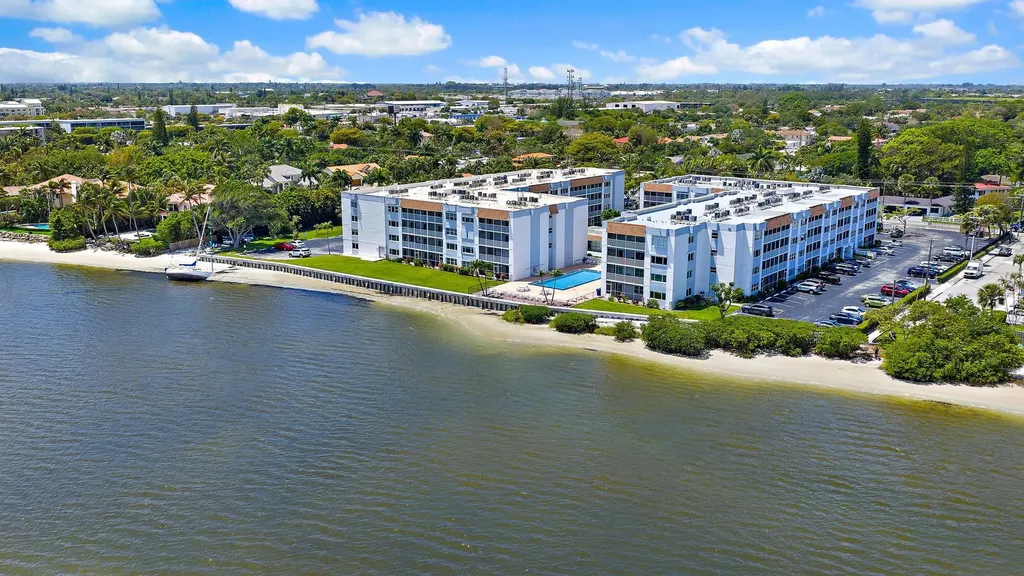 1516 S Lakeside Drive Lake Worth Beach FL 33460