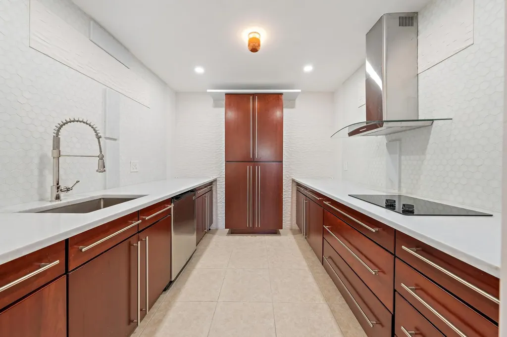 1516 S Lakeside Drive Lake Worth Beach FL 33460