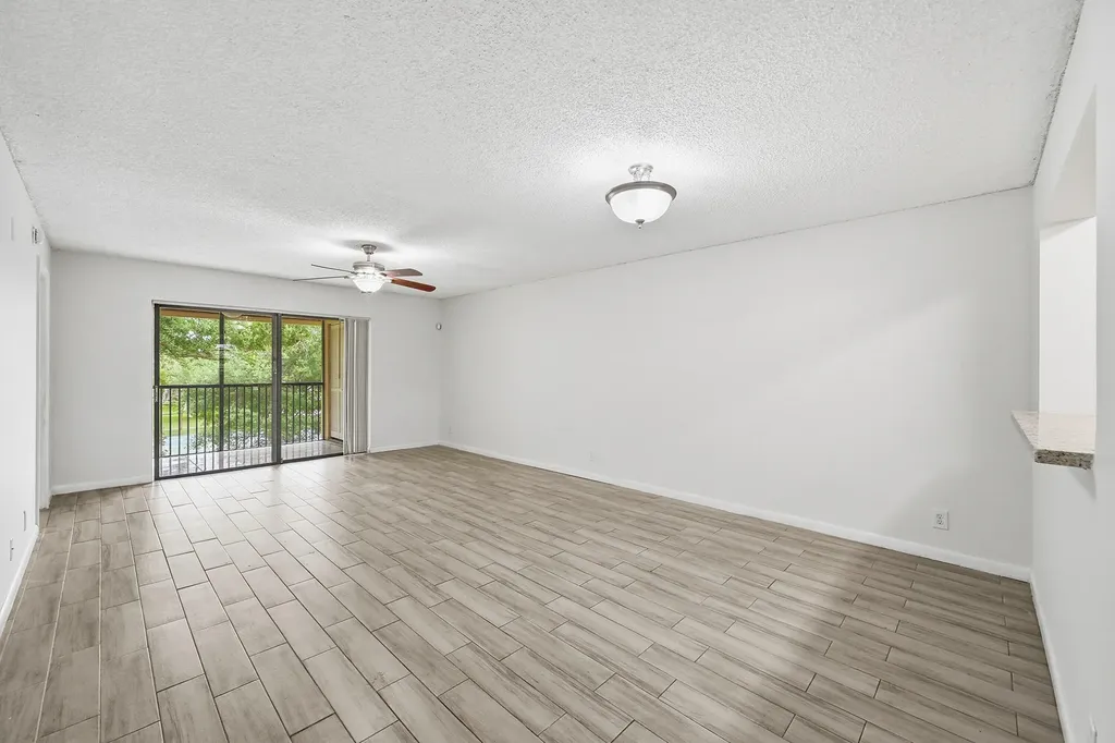 2039 Coral Ridge Coral Springs FL 33071