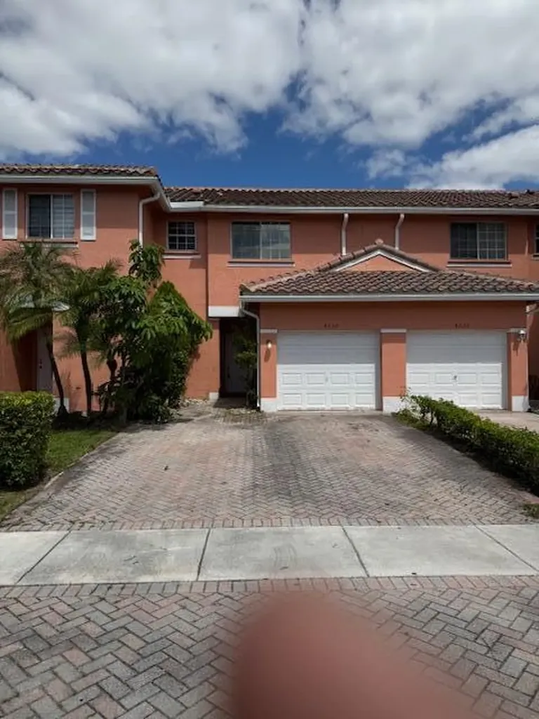 4032 NW 92nd Avenue Sunrise FL 33351