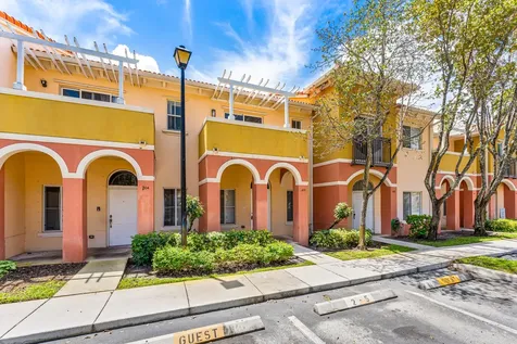 205 S Santa Catalina Circle North Lauderdale FL 33068