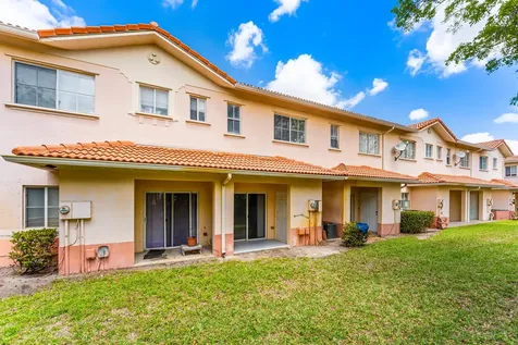 205 S Santa Catalina Circle North Lauderdale FL 33068