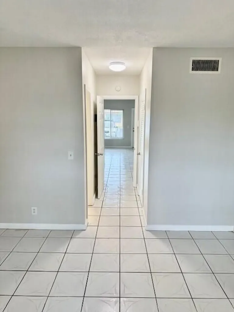 2303 S Federal Highway Boynton Beach FL 33435