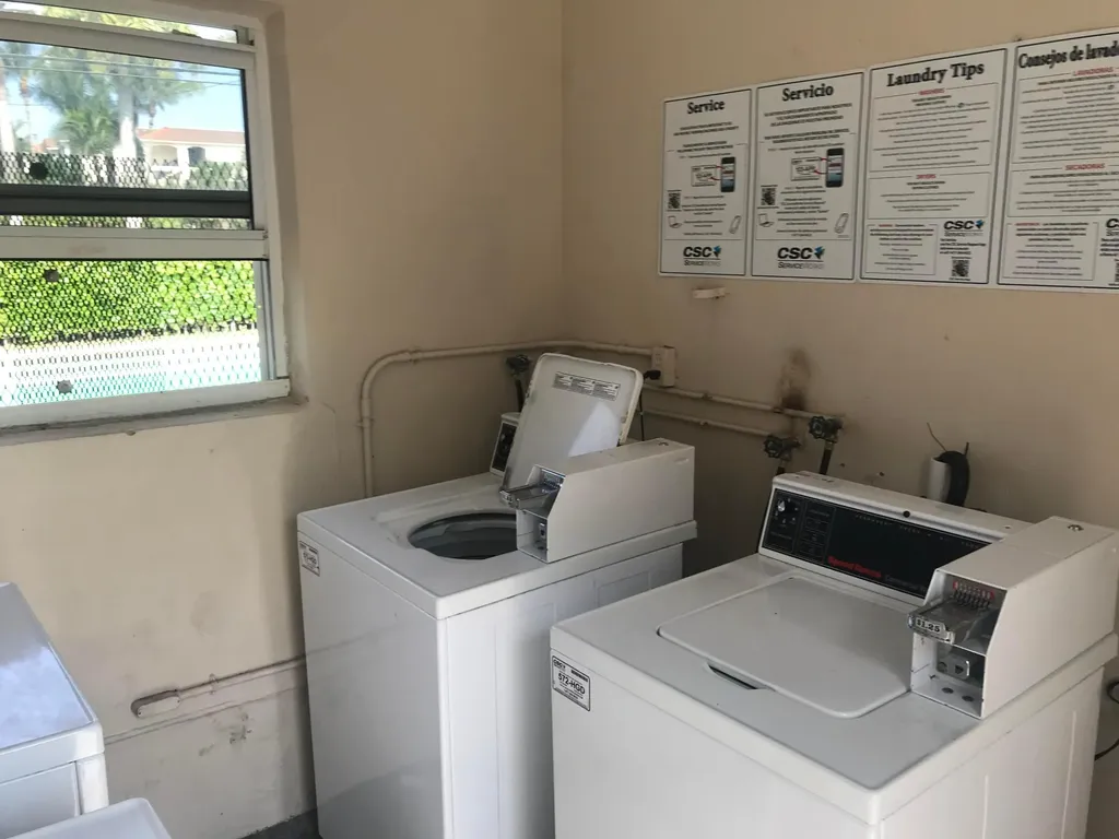 2303 S Federal Highway Boynton Beach FL 33435